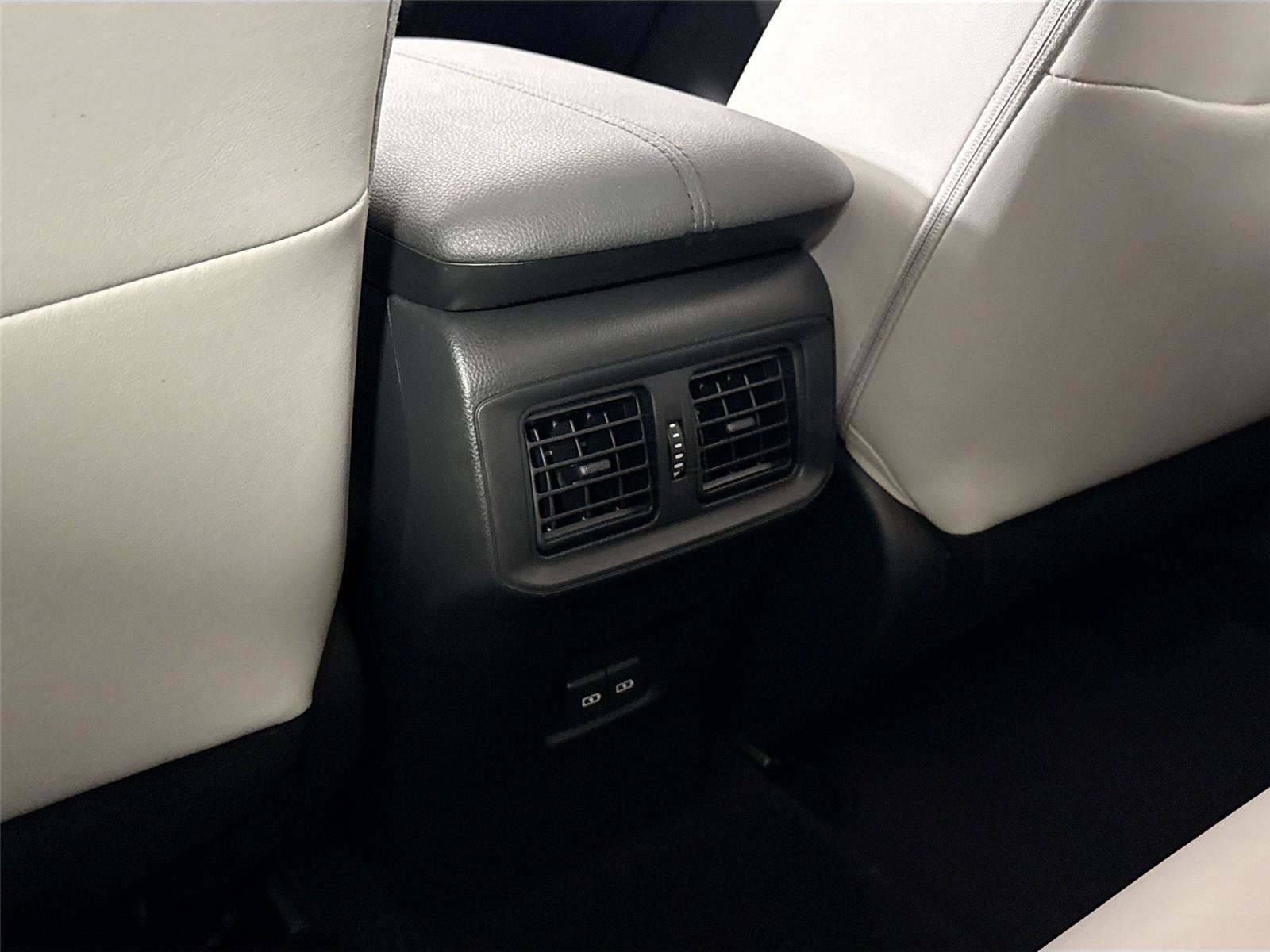 Certified 2022 Toyota RAV4 XLE Premium AWD/4WD image 32