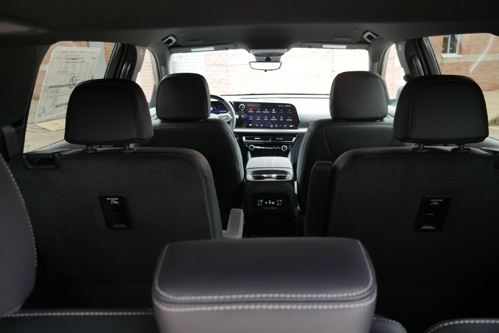 New 2027 Chevrolet Traverse LT w/ Enhanced Driving Package AWD/4WD image 9
