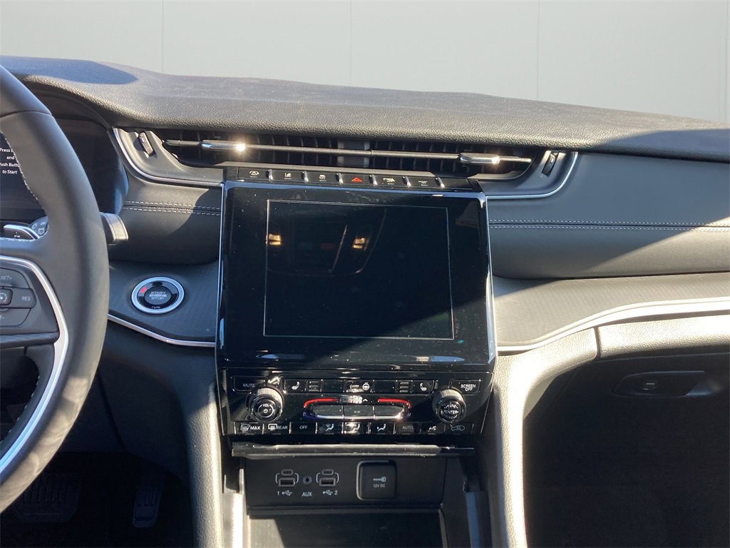 New 2025 Jeep Grand Cherokee L Altitude image 10