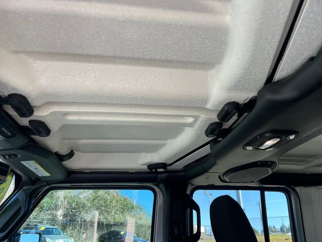 Used 2018 Jeep Wrangler Unlimited Sahara image 32