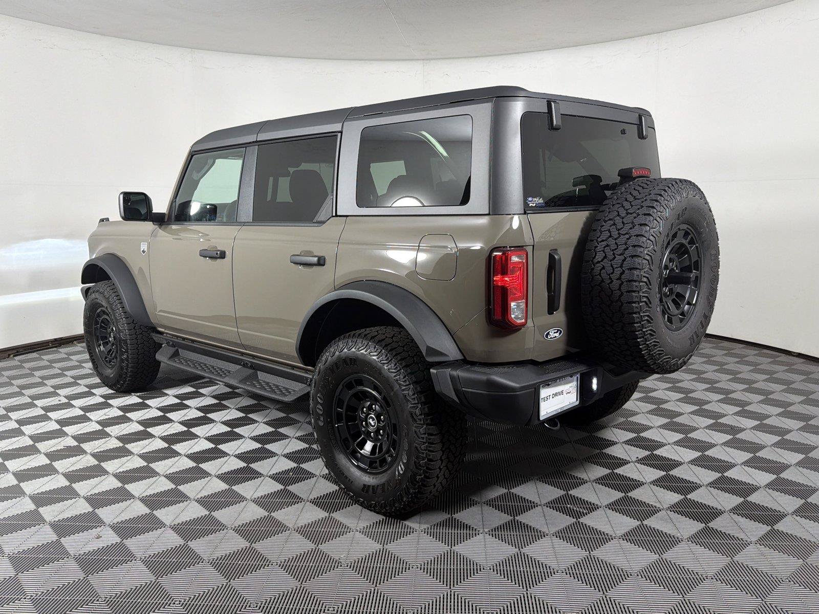 New 2026 Ford Bronco Big Bend w/ Black Diamond Package AWD/4WD image 5