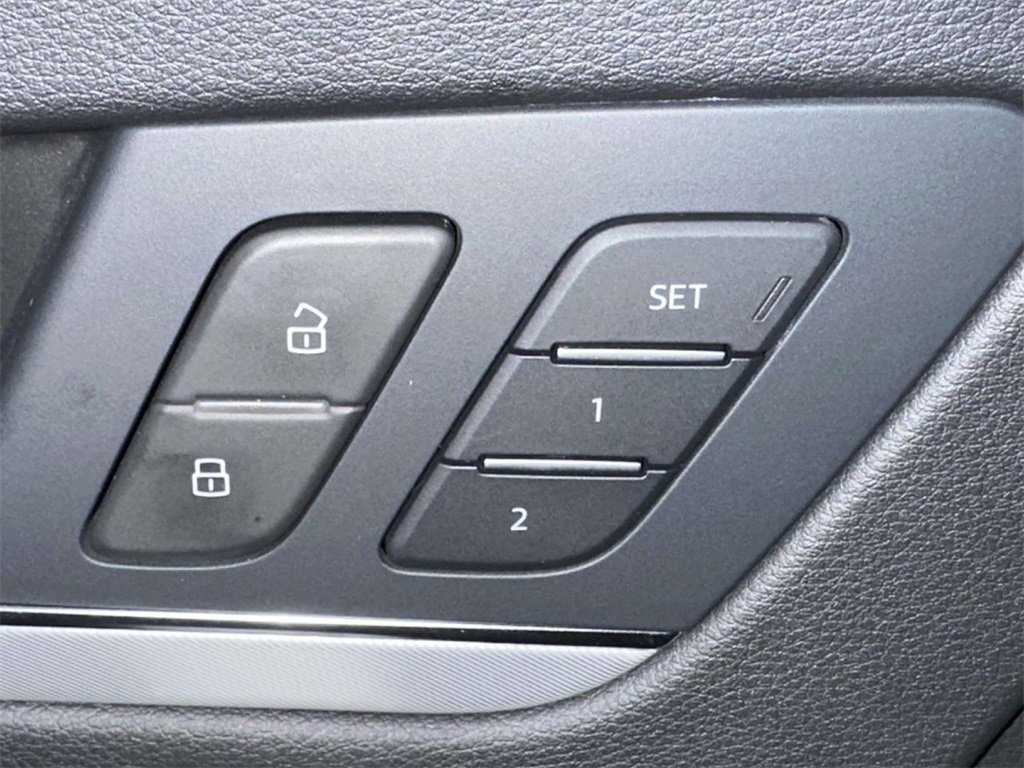 Used 2025 Audi Q5 2.0T Premium w/ Convenience Plus Package image 14