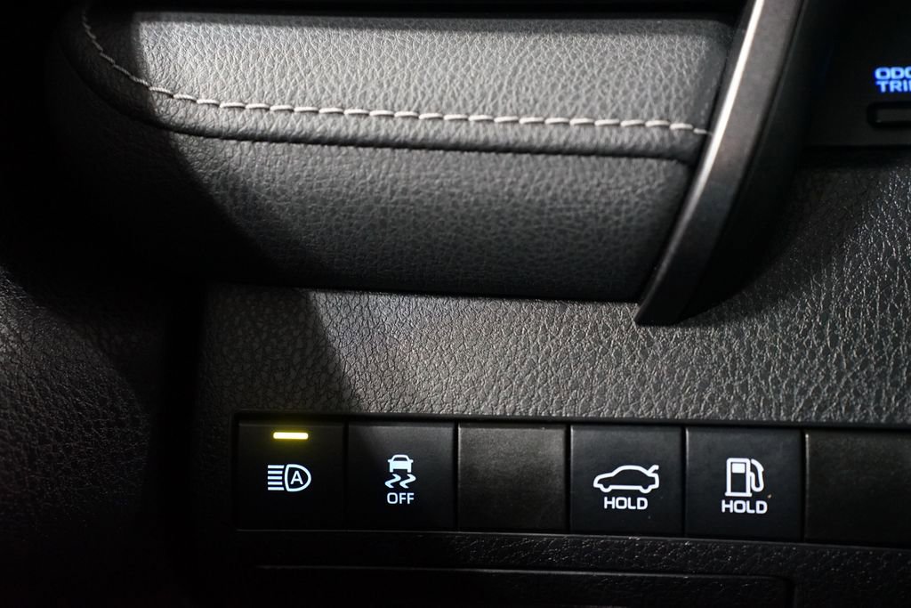 Used 2021 Toyota Camry SE FWD image 22