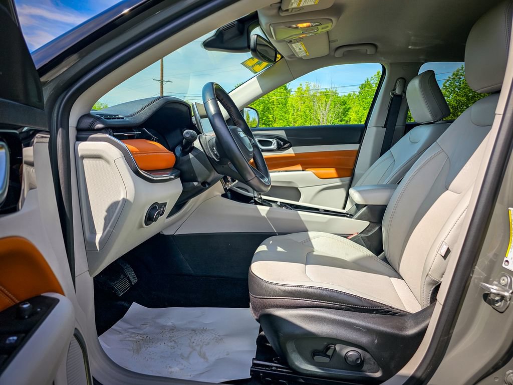 Certified 2022 Jeep Compass Limited AWD/4WD image 11