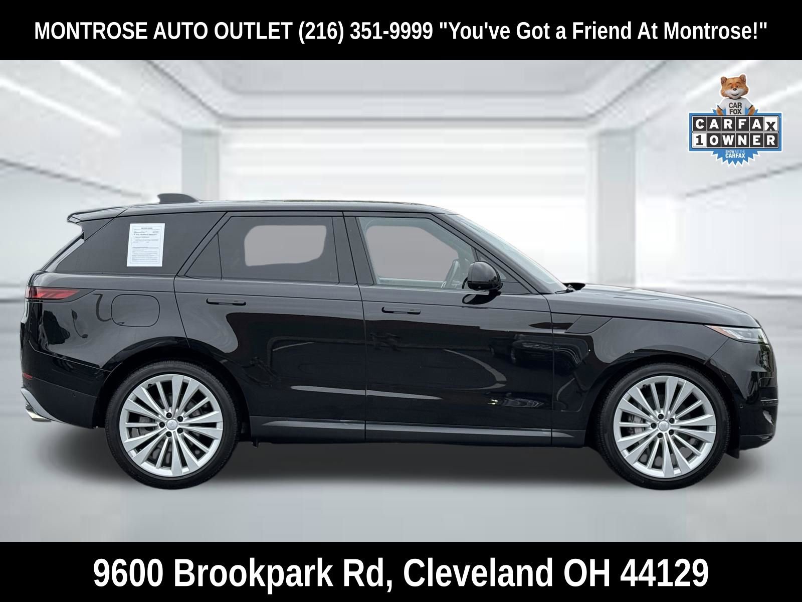 Used 2024 Land Rover Range Rover Sport SE AWD/4WD image 3