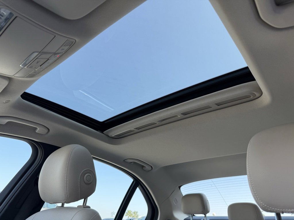 Used 2019 Mercedes-Benz C 300 Sedan image 2