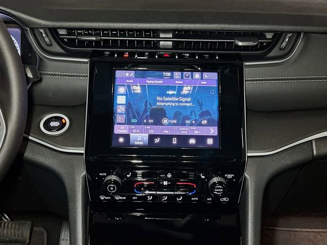 New 2025 Jeep Grand Cherokee Altitude image 8