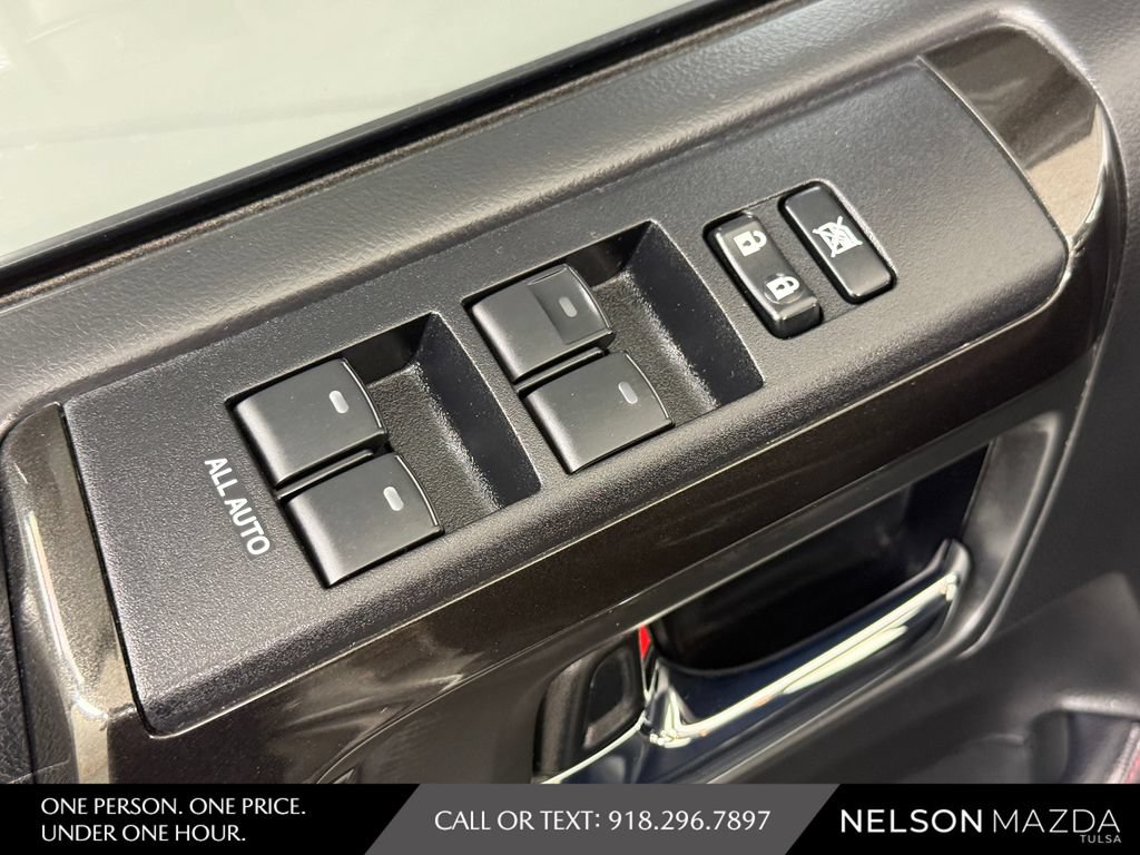 Used 2018 Toyota 4Runner TRD Off-Road AWD/4WD image 18