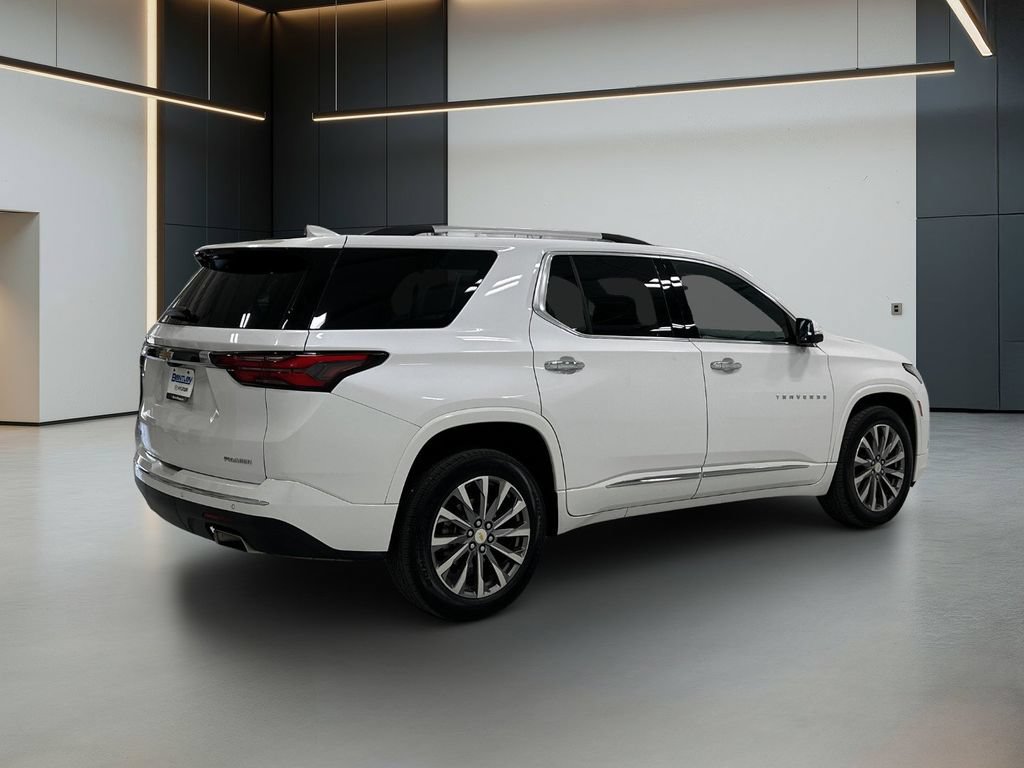 Used 2023 Chevrolet Traverse Premier FWD image 6