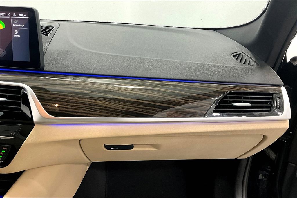 Used 2023 BMW 530i w/ Premium Package image 19