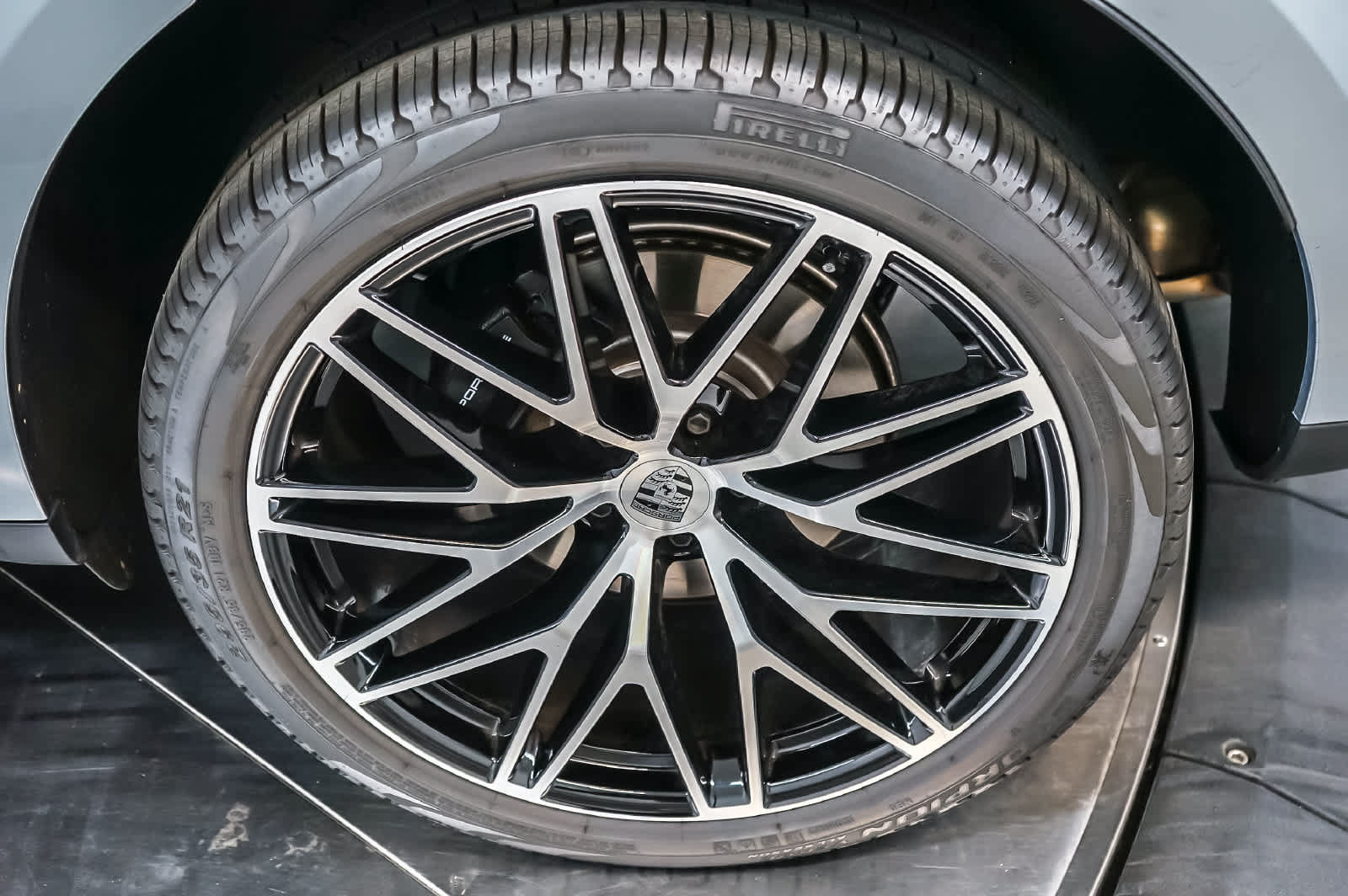 Certified 2026 Porsche Macan AWD/4WD image 10