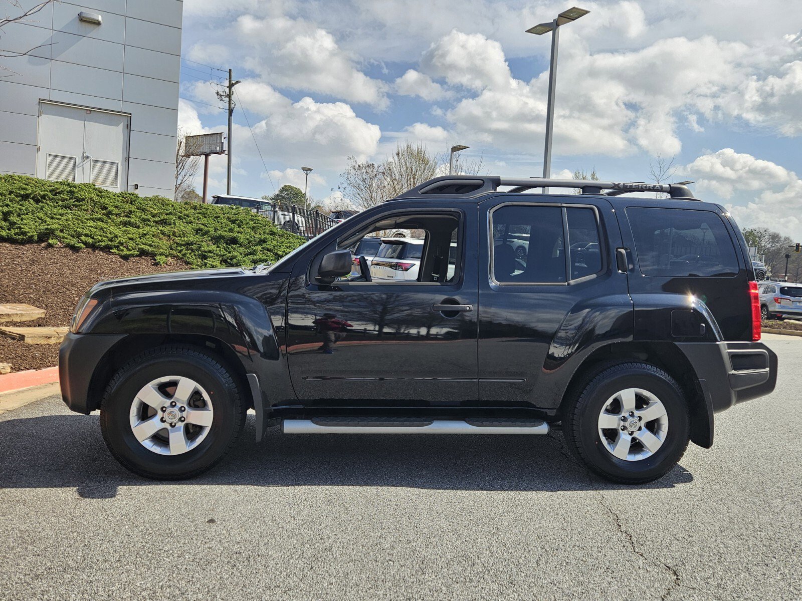 Used 2009 Nissan Xterra S w/ X Gear Pkg image 2