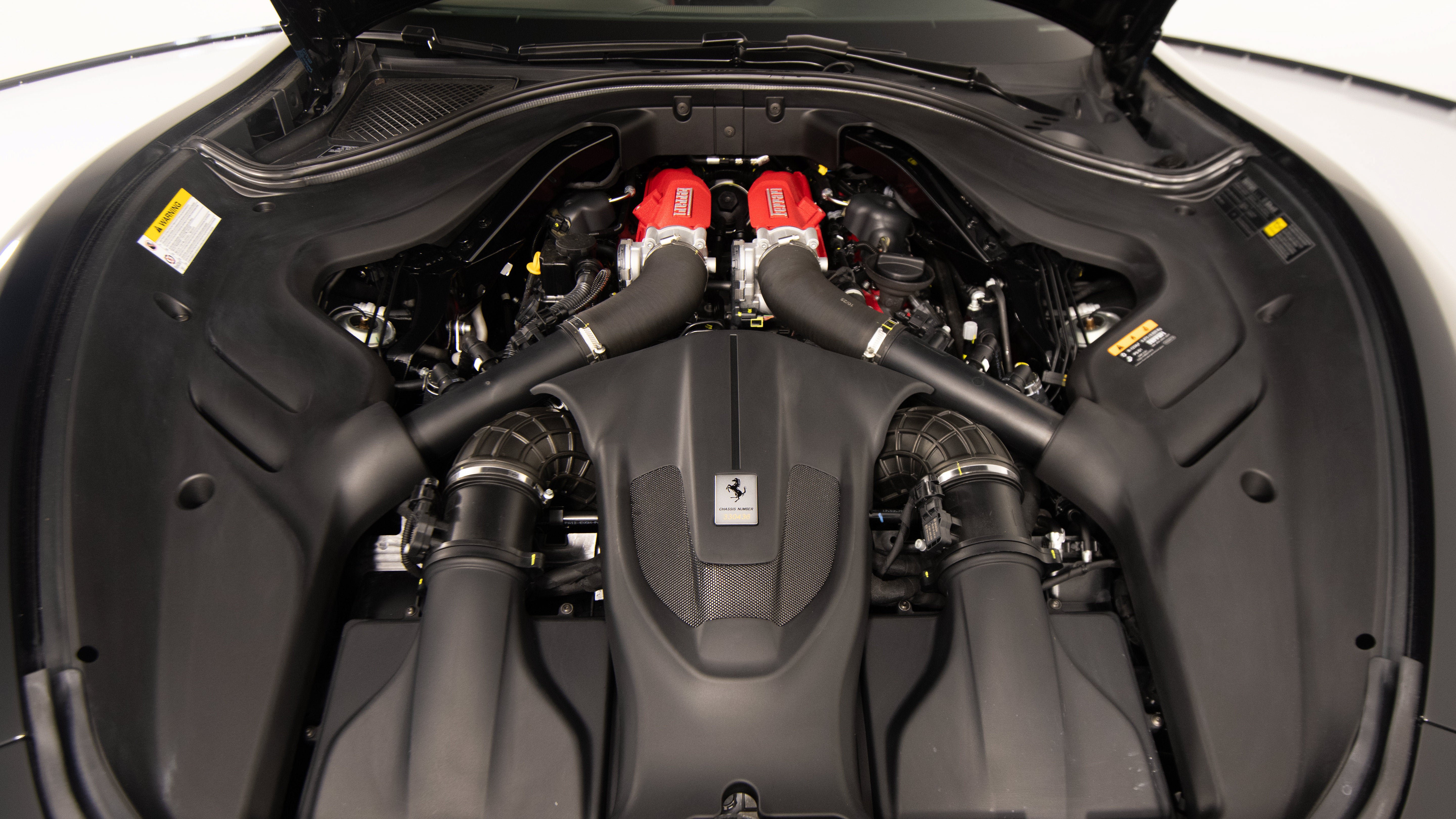 Used 2026 Ferrari Roma Spider RWD image 34