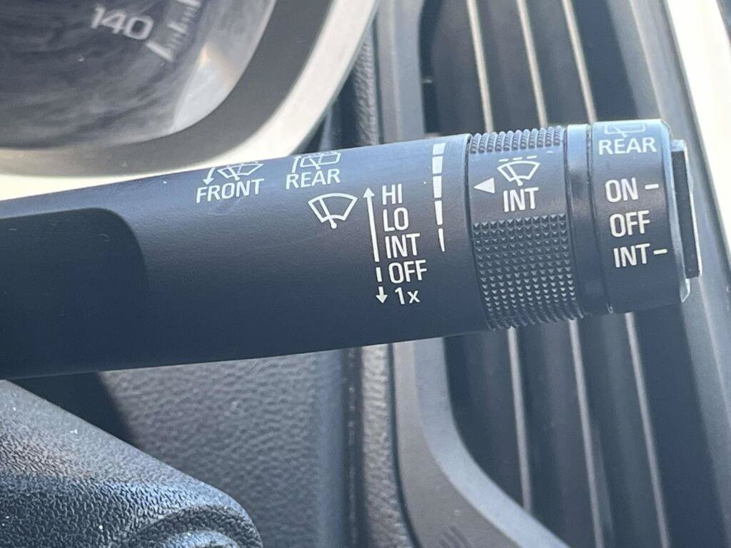 Used 2017 Chevrolet Equinox LT w/ Midnight Edition FWD image 31