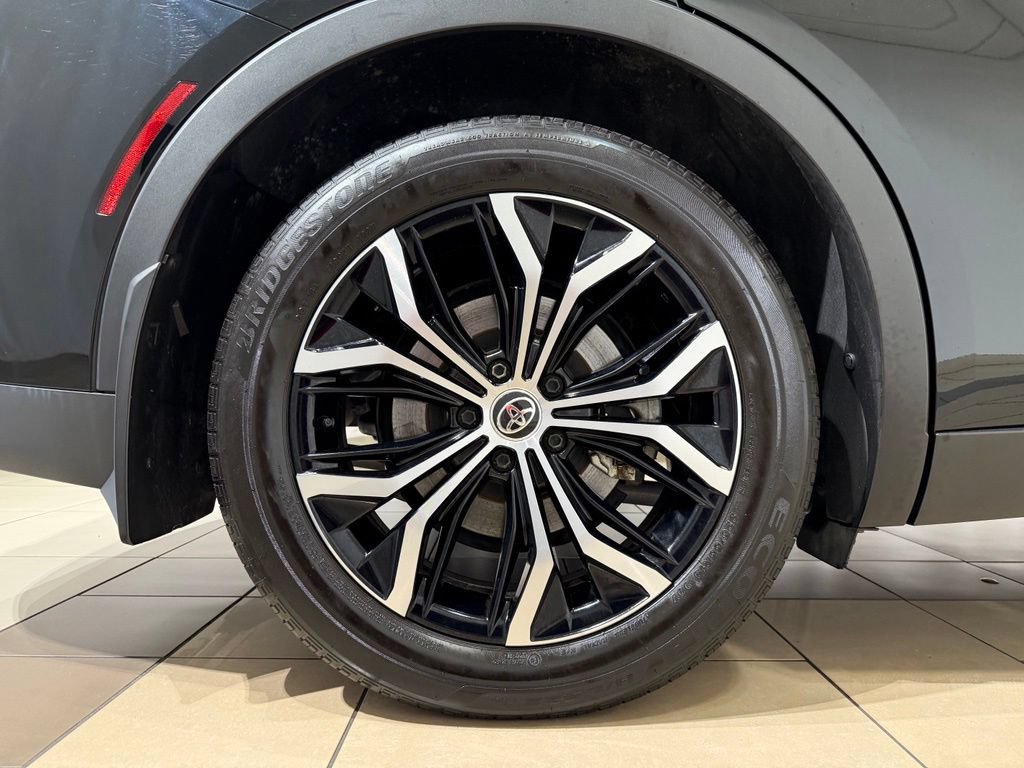 Certified 2023 Toyota Crown AWD/4WD image 9