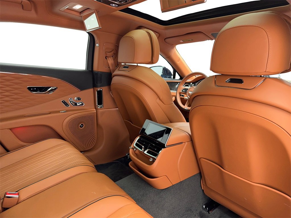 Used 2022 Bentley Flying Spur W12 image 59