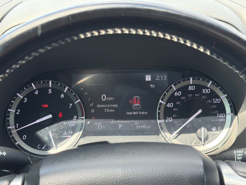 Used 2020 Toyota Highlander XLE FWD image 29