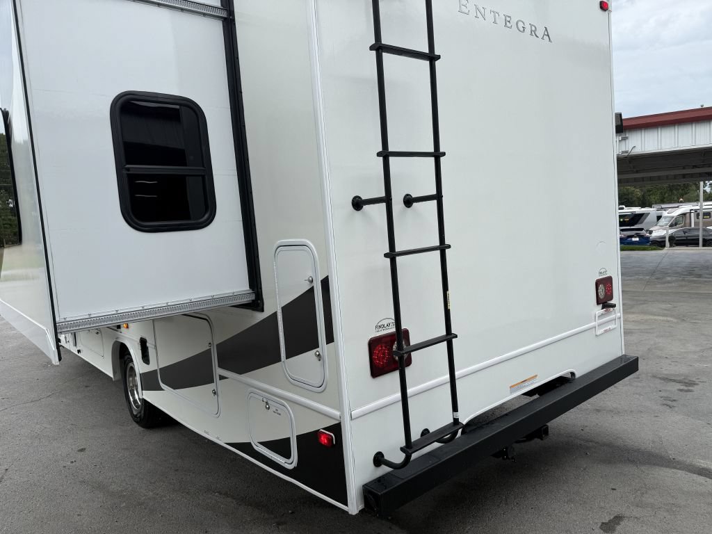 Used 2023 Ford E-450 and Econoline 450 Super Duty w/ Motorhome Prep Package RWD image 26