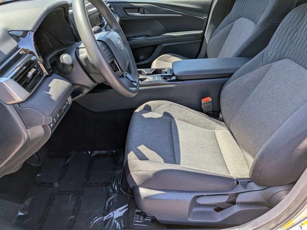 Used 2025 Toyota Camry LE image 17