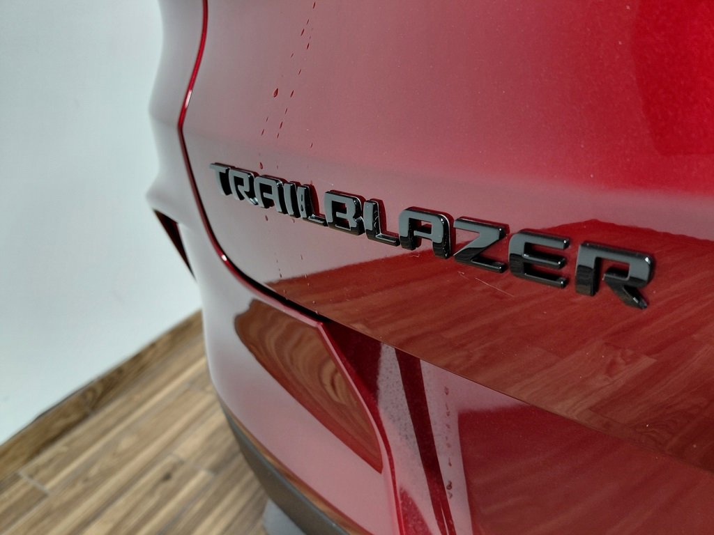 Used 2023 Chevrolet TrailBlazer RS w/ Sun and Liftgate Package image 25