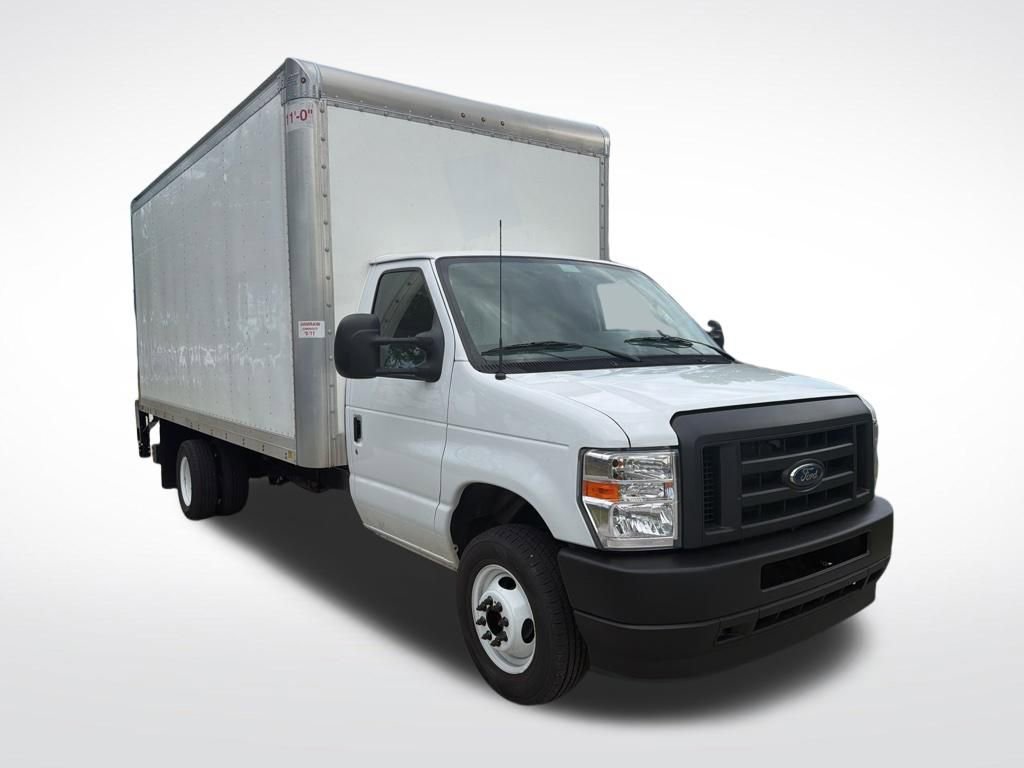Used 2024 Ford E-450 and Econoline 450 Super Duty w/ Power Windows & Locks Group image 2