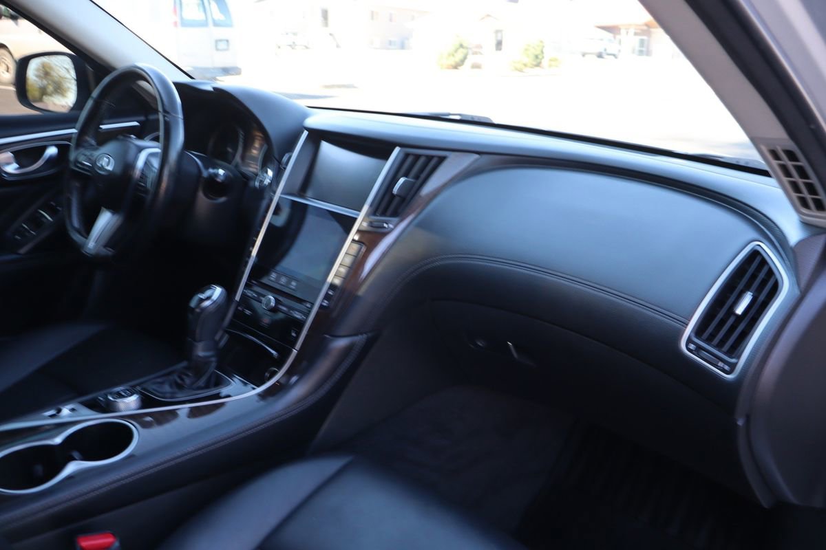 Used 2018 INFINITI Q50 Luxe w/ Essential Package (3.0T Luxe) image 17