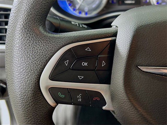 Used 2015 Chrysler 200 Limited image 13