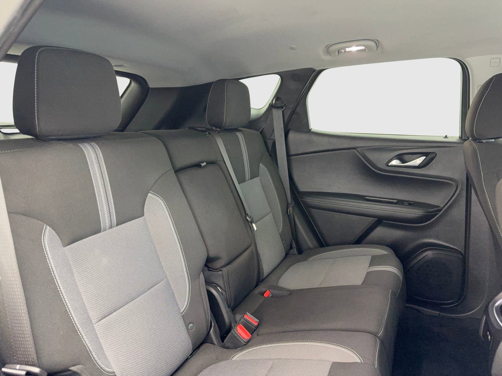 Used 2025 Chevrolet Blazer LT image 45