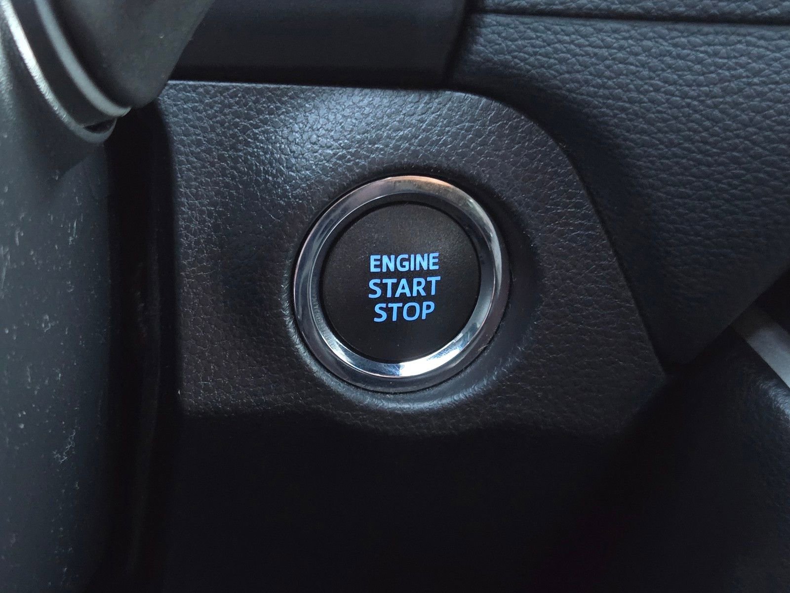 Used 2021 Toyota RAV4 XLE w/ XLE Grade Weather Package image 18