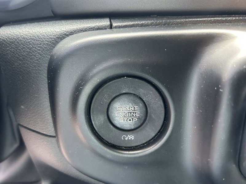 Used 2022 Jeep Wrangler Sport AWD/4WD image 13