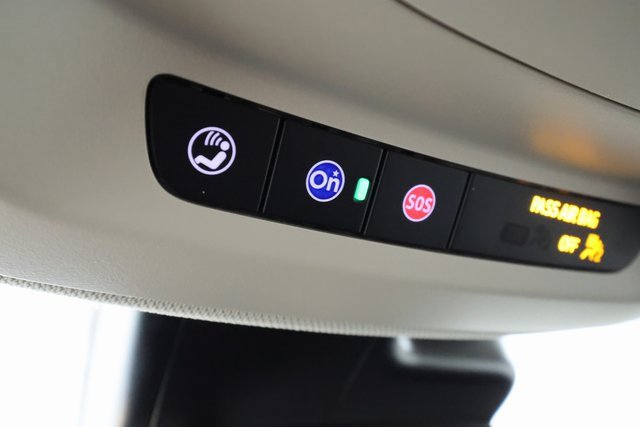 Used 2023 Buick Envision Preferred image 18