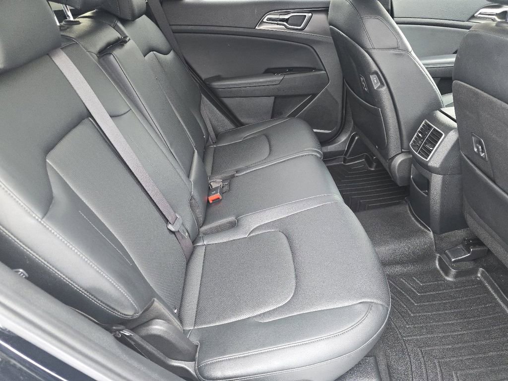 Used 2023 Kia Sportage EX image 17