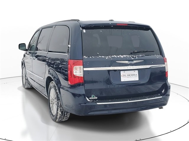 Used 2015 Chrysler Town & Country Touring-L w/ Driver Convenience Group image 3