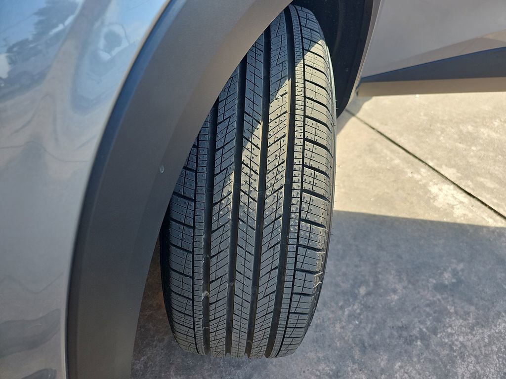 New 2026 Chevrolet Trax RS w/ Sunroof Package image 34