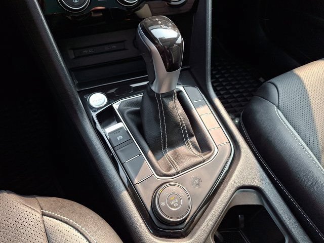 Certified 2022 Volkswagen Taos SEL AWD/4WD image 19