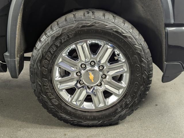 Used 2024 Chevrolet Silverado 2500 High Country w/ High Country Premium Package image 12
