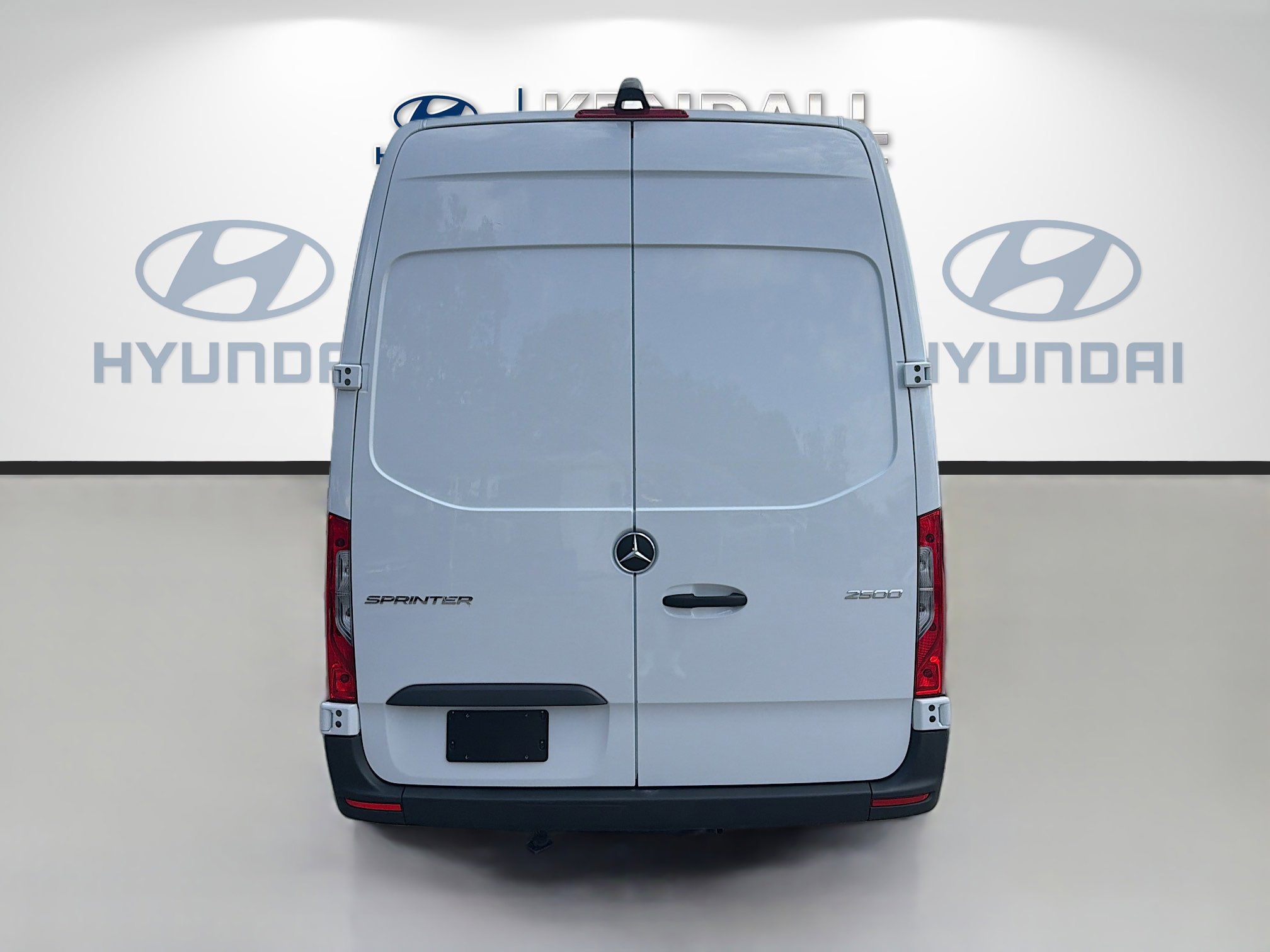 Used 2025 Mercedes-Benz Sprinter 2500 image 5