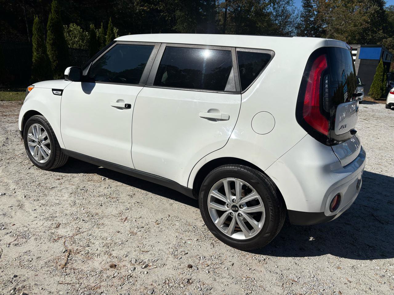 Used 2017 Kia Soul + FWD image 3