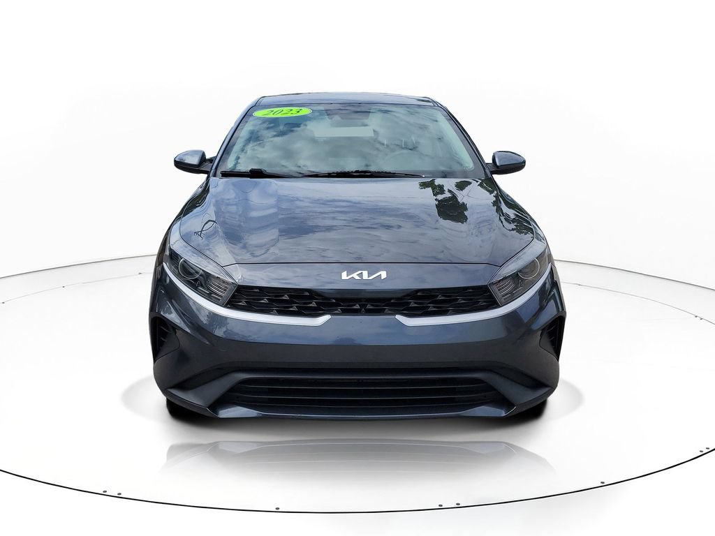 Used 2023 Kia Forte LXS FWD image 2