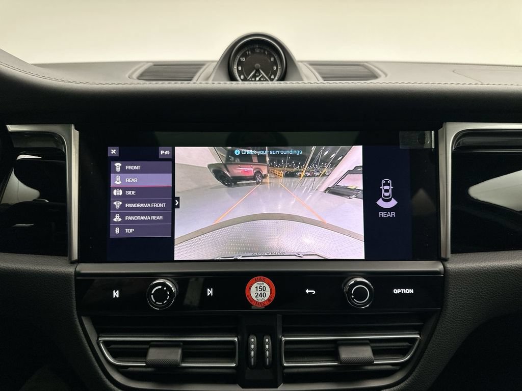 Used 2022 Porsche Macan AWD/4WD image 28