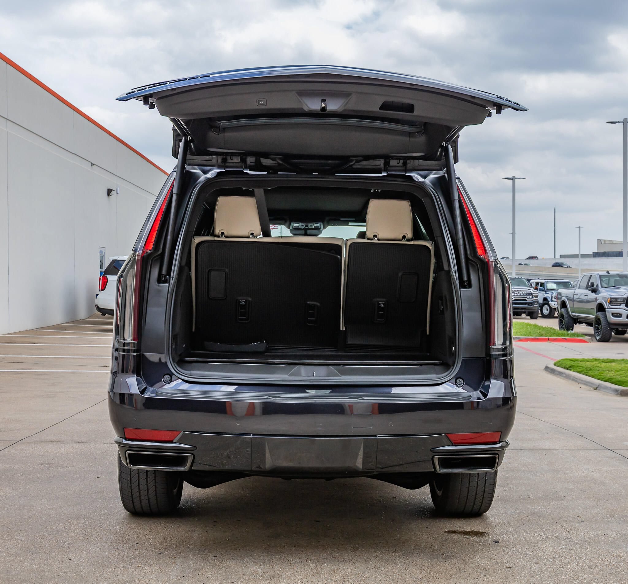 Used 2022 Cadillac Escalade Sport w/ Touring Package AWD/4WD image 8
