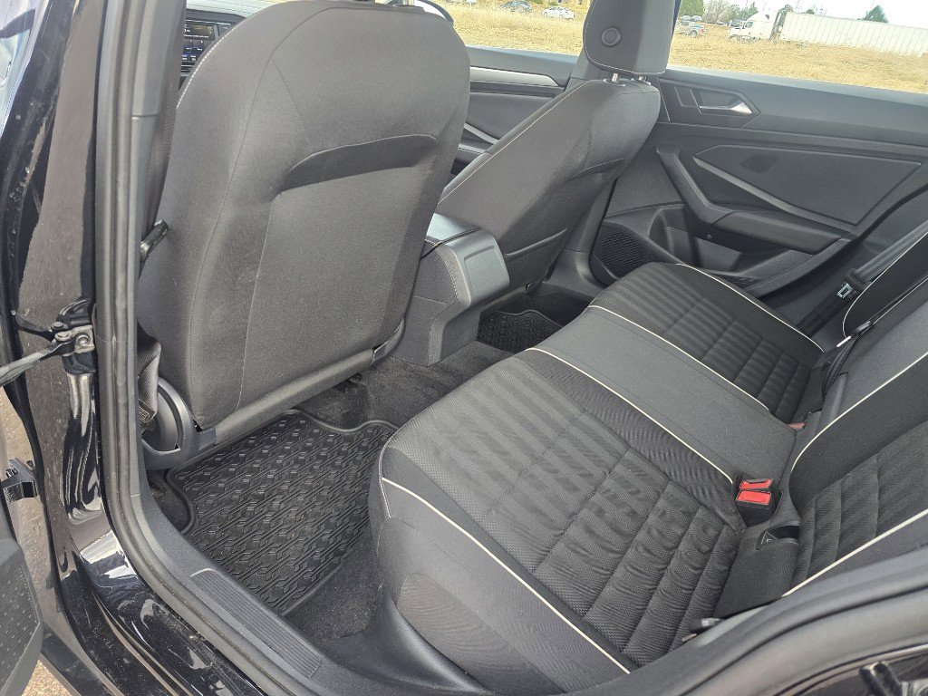 Used 2023 Volkswagen Jetta Sport image 15