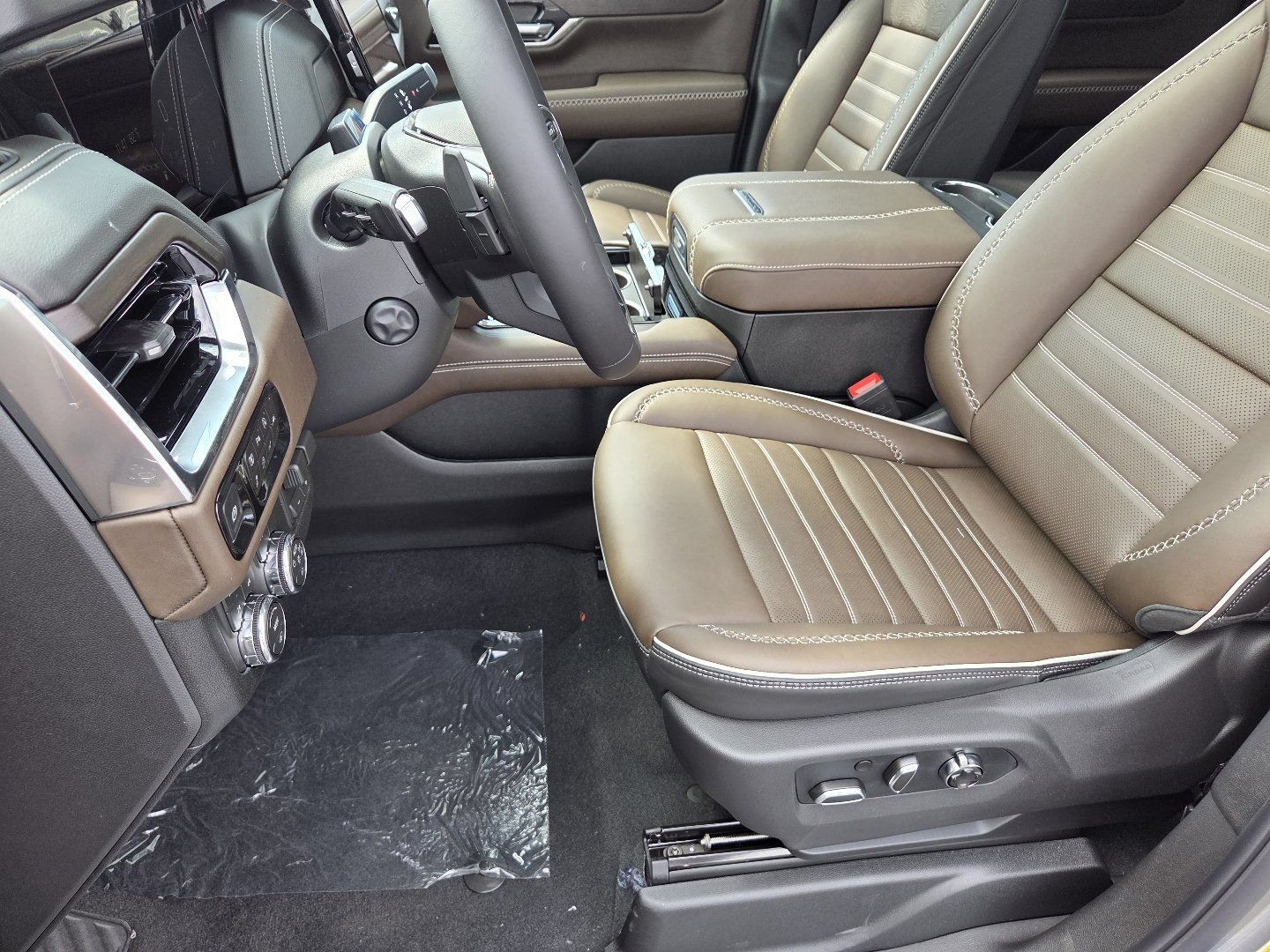 New 2026 GMC Yukon XL Denali Ultimate w/ LPO, Floor Liner Package AWD/4WD image 29