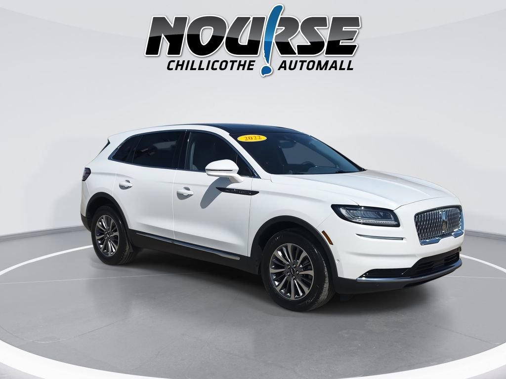 Used 2022 Lincoln Nautilus Reserve AWD/4WD image 2