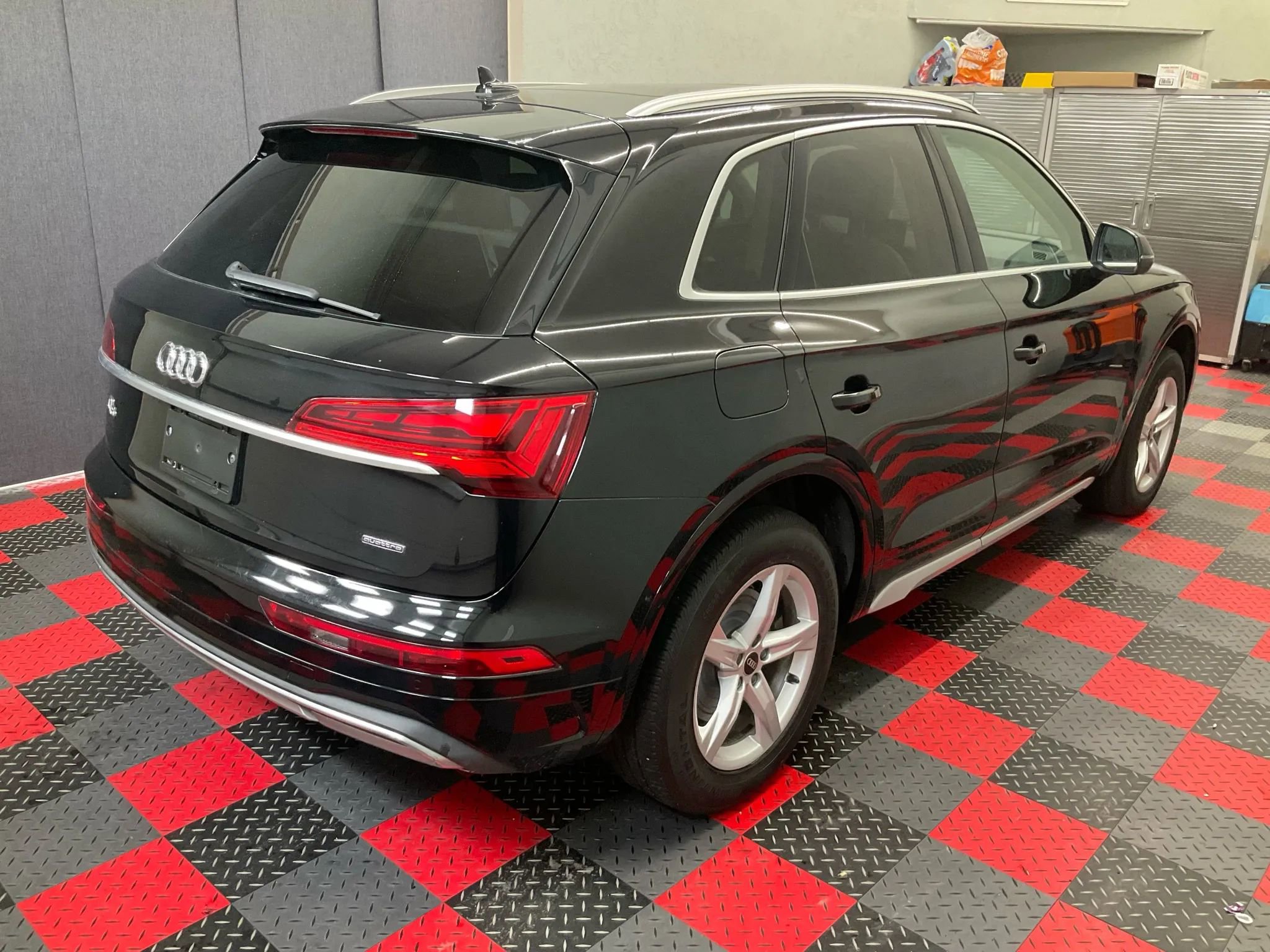 Used 2021 Audi Q5 2.0T Premium w/ Convenience Package image 3