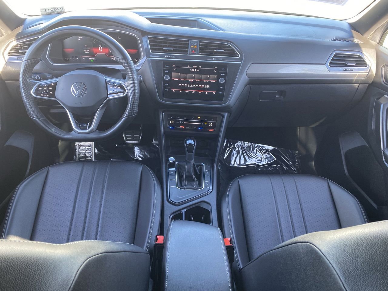 Used 2023 Volkswagen Tiguan SE R-Line image 12
