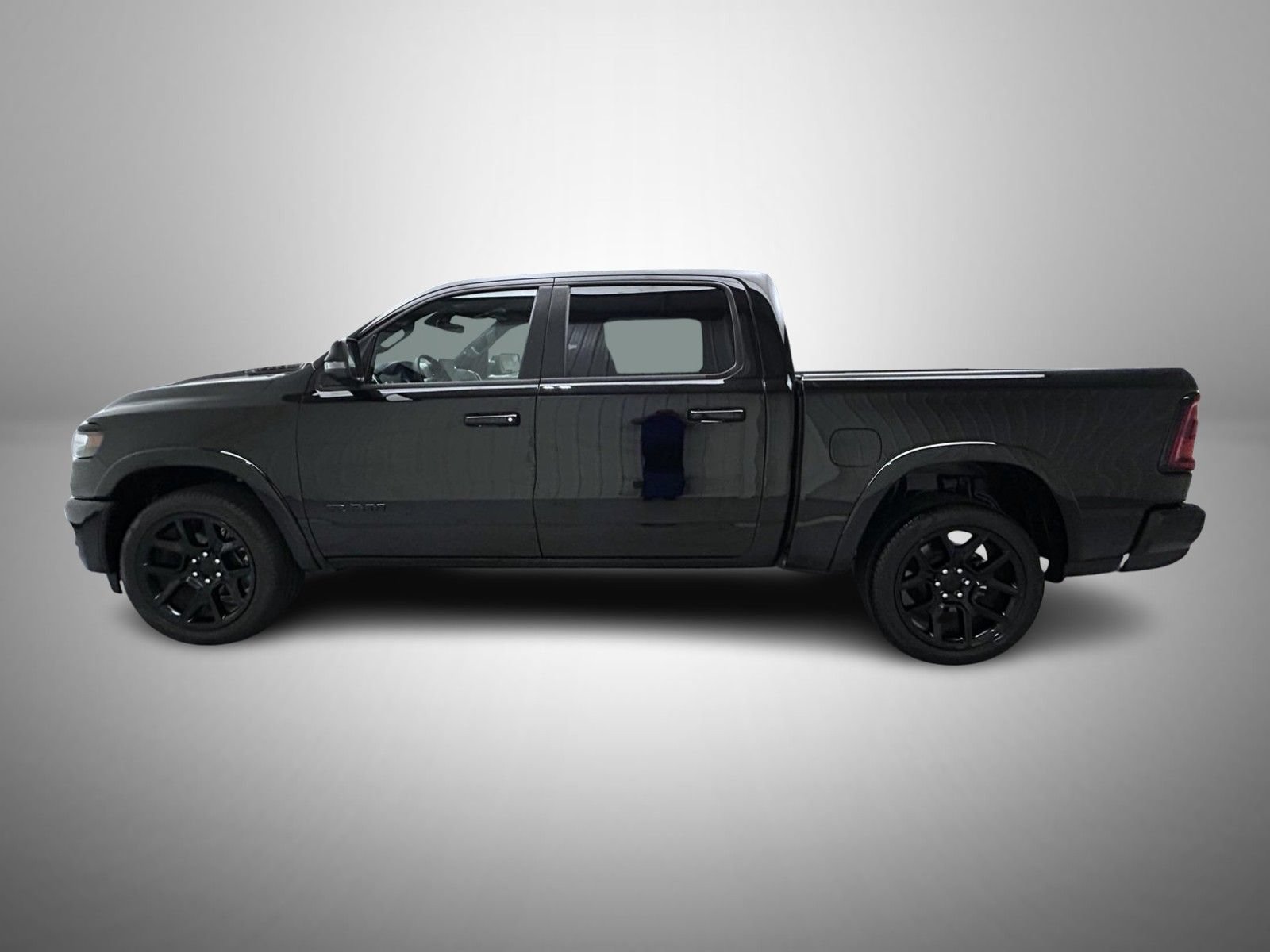 Used 2025 RAM 1500 Laramie w/ Night Edition AWD/4WD image 8