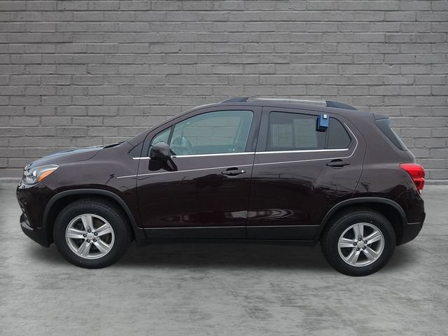 Used 2020 Chevrolet Trax LT FWD image 2