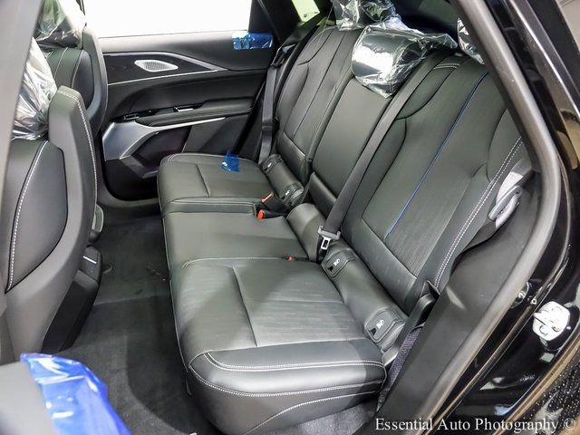 New 2025 Cadillac Lyriq Luxury w/ LPO, Floor Liner Package image 9