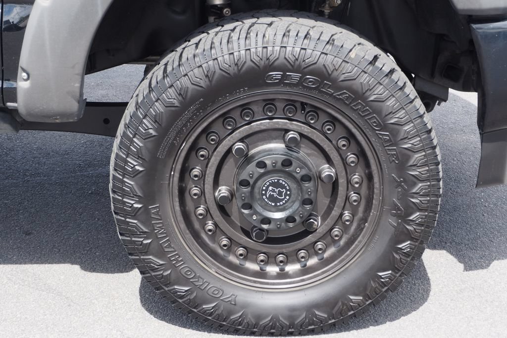 Used 2017 Ford F250 Platinum w/ FX4 Off-Road Package AWD/4WD image 9